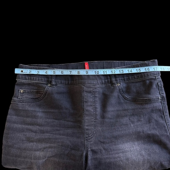 Spanx size XL Black Wash Pull On Jeans Jeggings Pants Stretch Inseam 28.5” - Picture 3 of 5